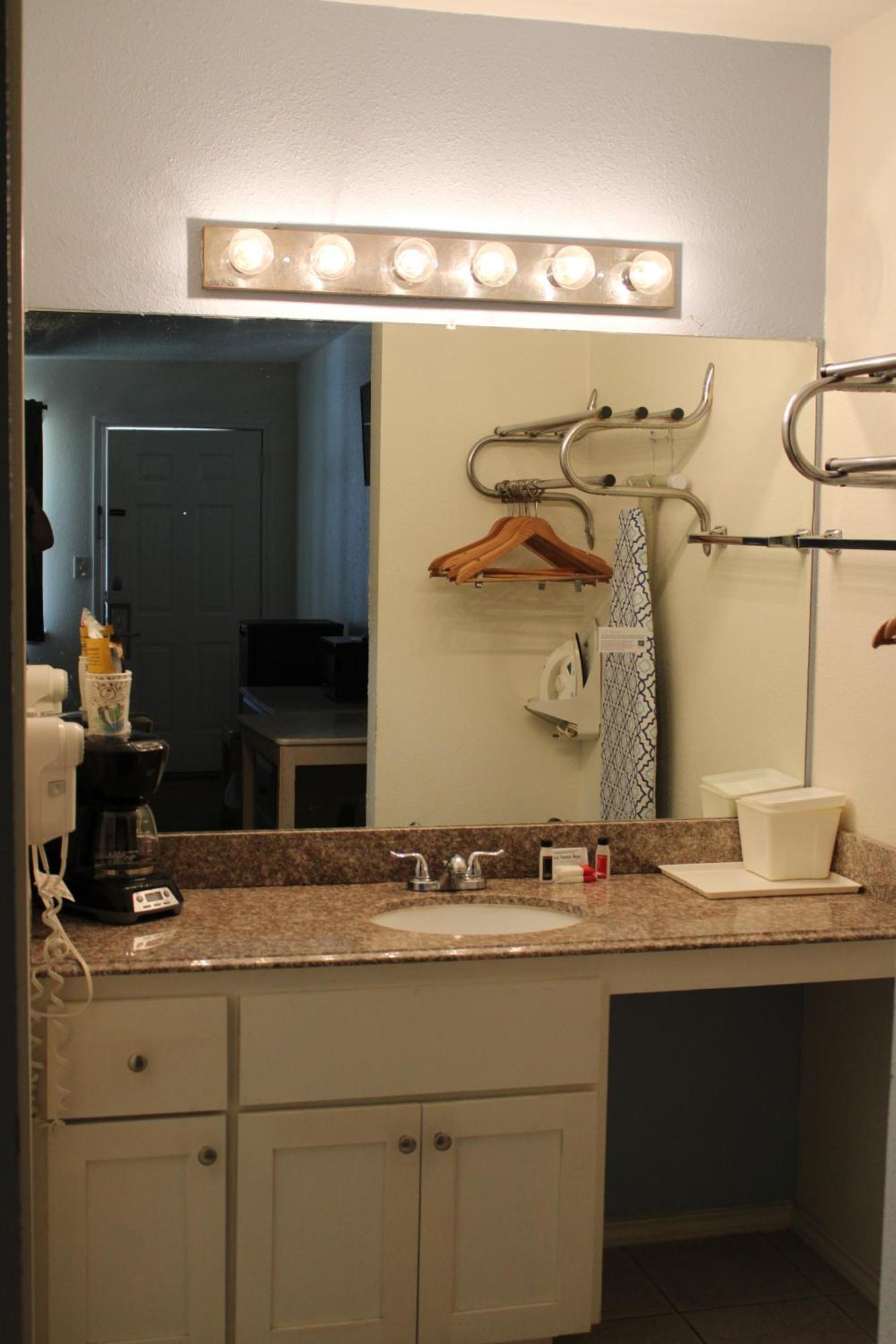 Victoria Palms Inn And Suites Donna ภายนอก รูปภาพ